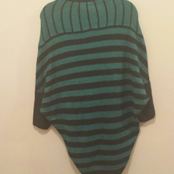 Green & Black Striped Batwing Sleeved Sweater - Picture 6 of 6
